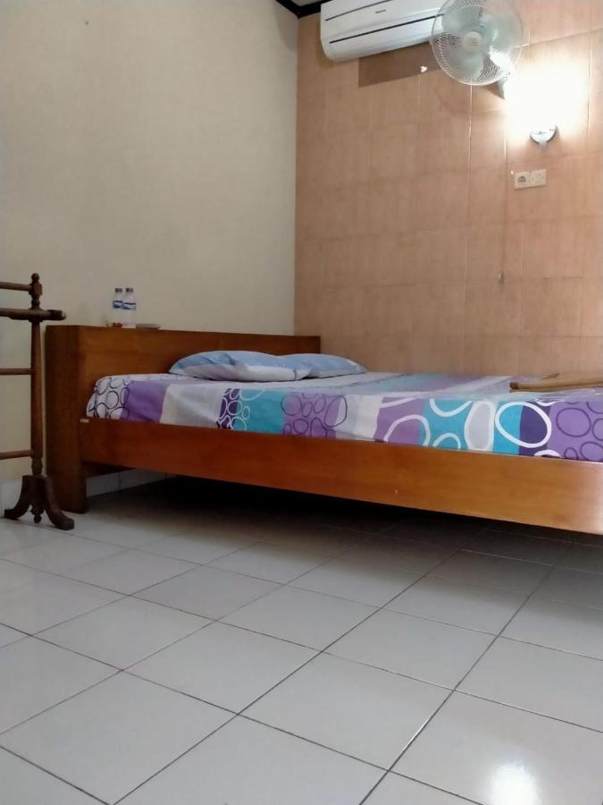 Prayogo Lama Family Gh Prawirotaman Джокьякарта Экстерьер фото
